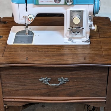 Adorable Vintage White Sewing Machine in Cabinet