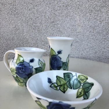 Vintage set 3 creamer sugar bowl and mini vase blue flower floral porcelain by Ben Thomas made in England 