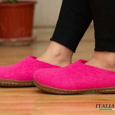 Woollyes Inc Outdoor Open Heel Slippers - Fuchsia