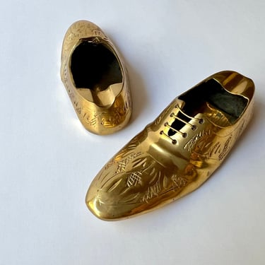 Father's Day Gift Miniature Brass Shoe Shaped Ashtrays, Vintage Pair of Brass Shoes Ashtrays Handmade Decorative Solid Brass Made in India 