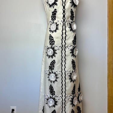 60’s White & black floral cocktail dress~ full length gown  black flowers daisies~ spring special occasion ~1960’s maxi size LG 