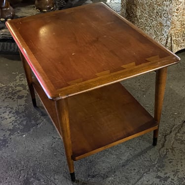 Vintage Lane MCM End Table w Dovetail Inlay