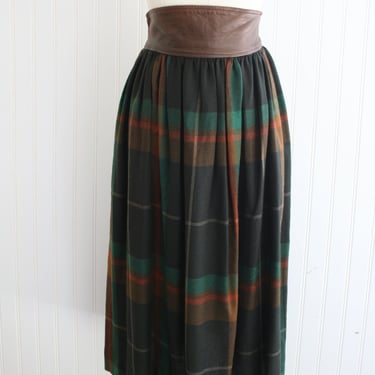 1970s - Wool Plaid Skirt - Leather Waistband - by Actualite - 28
