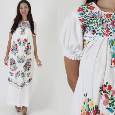 White Womens Mexican Maxi Dress / Vintage Heavily Hand Embroidered Cover Up / Womens Floral Puebla Cotton Puff Sleeve Long Sundress 