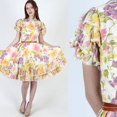Vintage 50s Square Dancing Dress / 1950s White Colorful Picnic Dress / Full Circle Skirt / Rockabilly Bright Floral Barn Mini Dress 