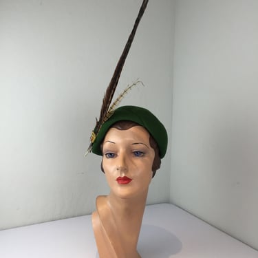 Strength in Numbers - Vintage 1940s 1950s Deep Fern Green Wool Felt Sculpted Caplet Hat w/Tall Feathers 