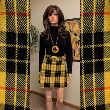 Vintage 1970s Yellow & Black Tartan Plaid Mini Skirt with Button Detail / 60s 70s Preppy Academia Fall Winter 