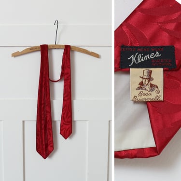 mens vintage 1950s red jacquard tie • unique pleated dark red brocade pattern necktie 