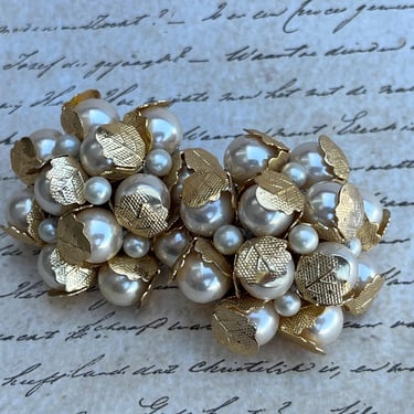 vintage pearl cluster earrings 1960s gold leaf bead clip ons 