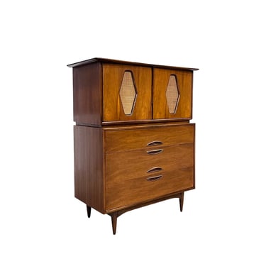 Kent Coffey Greenbrier Vintage Mid Century Modern Walnut 5 Drawer Highboy Dresser c. 1960s 