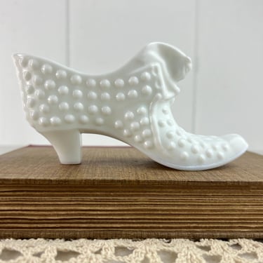 Vintage Fenton Hobnail Milk Glass Shoe, Cat playing with laces, Decorative Art Glass, Collectible, Retro Decor, Victorian style, gift 