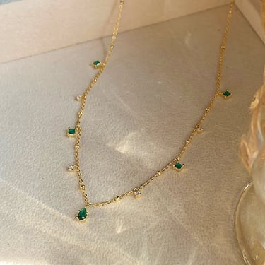 N010 Dainty Chain, Green Stone Emerald Necklace, Minimalist Gold Necklace, Simple Green Stone Pendant, gift for her, Tear Drop Emerald 