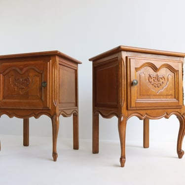 Set Bedside Cabinets Country French Louis XVI Style Antique Style Handcarved Oak Nightstands 1960 Doors Midcentury Bedside tables Vintage 