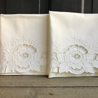 1940s Linen Pillow Case Set, Floral Pattern, Hand Embroidered Open Work, Standard Size Case, Set of 2, IW 