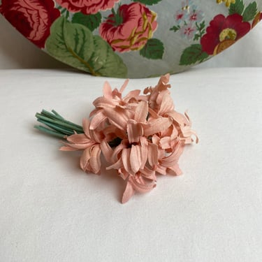 Vintage millinery flowers~ Floral adornment sewing hats hair decor antique silk flowers assorted 30’s 40’s 50’ 60’s pink bouquet 