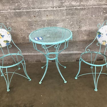 Bubblegum Blue Patio Table n Project Chairs (Seattle)