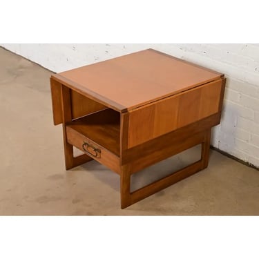 Michael Taylor for Baker Furniture Mid-Century Modern Hollywood Regency Teak and Walnut Drop Leaf Tea Table or Side Table, 1960s