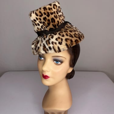The Puuursuit of Excellence - Vintage Rare 1940s Printed Leopard Fur Stove Top Perch Hat 