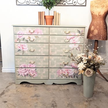 10 Drawer Vintage Dresser