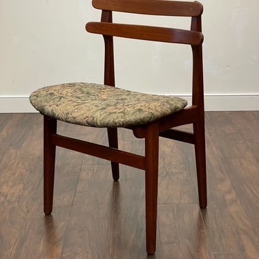 Teak single chair Designed by Poul Hundevad