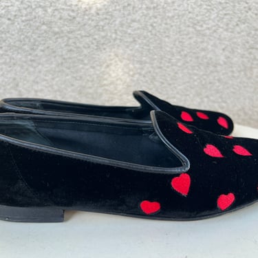 Vintage kitsch slip on flats loafer black velveteen red embroidered hearts Sz 8.5 Zalo 
