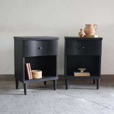 AVAILABLE**Pair of Vintage Mid Century Modern Nightstands in Matte Black with Fluted Drawers//MCM Bedside Tables 