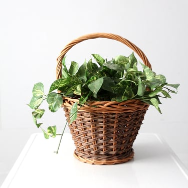vintage wicker basket 