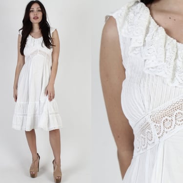 White Mexican Wedding Dress / South American Crochet Lace Dress / Vintage Ethnic Plain Boho Bridal Oufit 