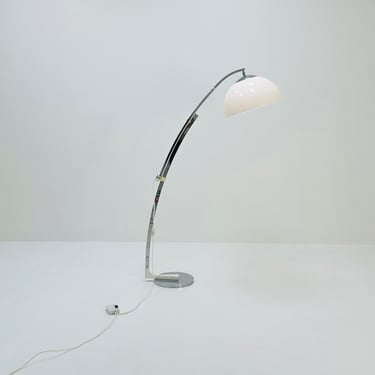 Mid Century adjustable white and chrome floor lamp by Goffredo Reggiani Itsly 1970s   