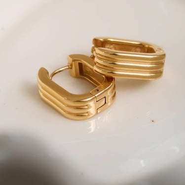 Noa 18K Gold Non-Tarnish Stripe Hoop Earring