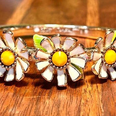 Betsey Johnson Bracelet Daisy Flower Statement Jewelry Rhinestone Signed Designer Retro Bangle 