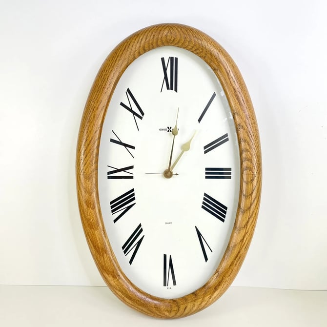 じゅん　Howard miller 622-767 Vintage Howard Miller Model 622-836 Oval Golden Oak Wall