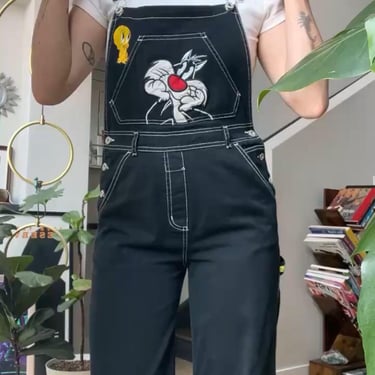 VTG Y2K Looney Tunes Sylvester and Tweety Black Contrast Stitch Denim Overalls 