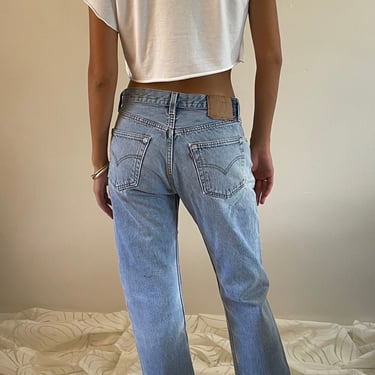 30 Levis 501 vintage faded jeans / vintage light wash soft fade double knee patch high waisted button fly boyfriend Levis 501 jeans USA | 30 
