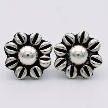 80's Taxco oxidized sterling daisy earrings, TV-125 Mexico 925 silver Modernist floral studs 