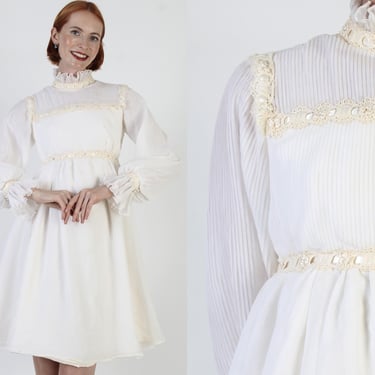 Large Poet Sleeve Bridal Dress, Vintage 60s Bridal Party Frock, Mod Bridesmaids Short Outfit 