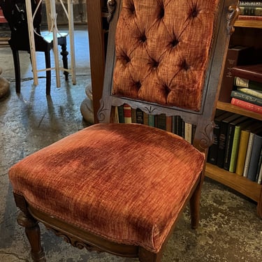 Carved Wood &#038; Peach Upholstered Tufted Back Chair