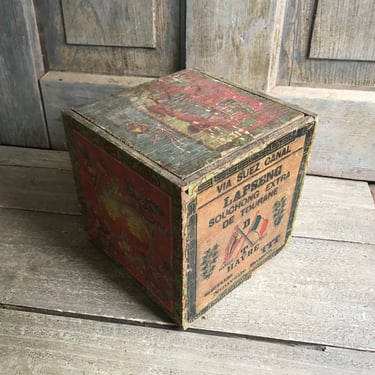 1860s Wooden Tea Box, Paper Covered, Marque Déposée, Lapsang Souchong, Historical Suez Canal 