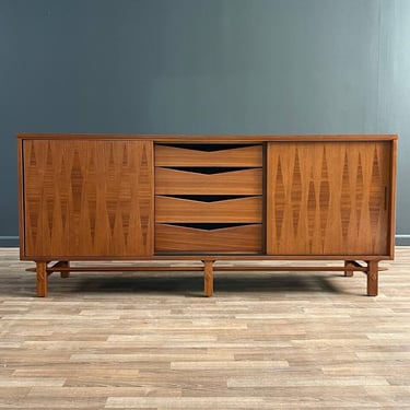 Mid-Century Modern Sculpted Walnut Credenza by Henredon Heritage, c.1960’s 