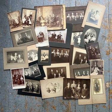 25 Antique Studio Portraits Photos of Families 