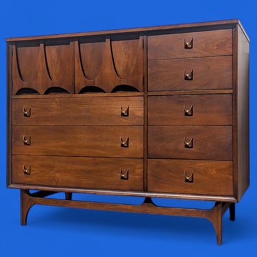 Mid Century Modern Broyhill Brasilia Walnut Gentlemens Dresser 