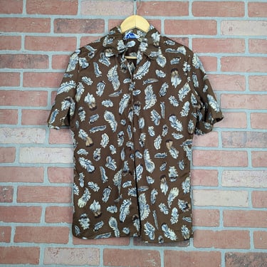 Vintage 70s Suntry South All Over Print ORIGINAL Button Down Shirt - Small / Medium 