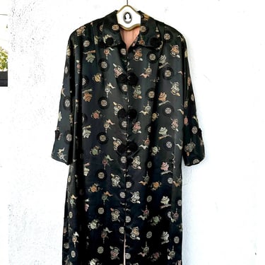 Vintage 1940s 1950s Asian Embroidered Silk Jacket Black Long Dress Coat with Collar 