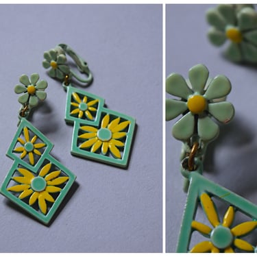 Vintage 1960s Mid Century Green and Yellow Diamond Flower Dangle Clip-on Earrings 