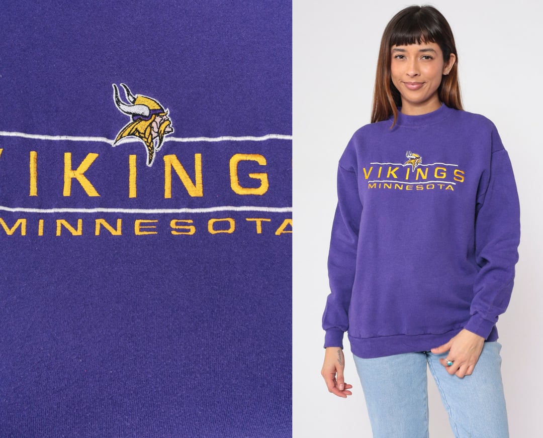 Offers Vintage 80s/90s Minnesota Vikings sweatshirt