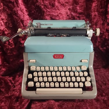 Royal Model FP Manual Desktop Typewriter in Sea Blue Color, 1961 