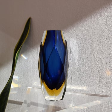 Vintage Italian Blue Vase in Murano Glass by Mandruzzato for Vetreria Artistica Oball / Made in Italy / 1960s 