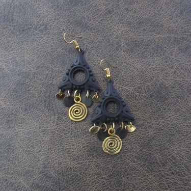 Black and gold ornate chandelier earrings 