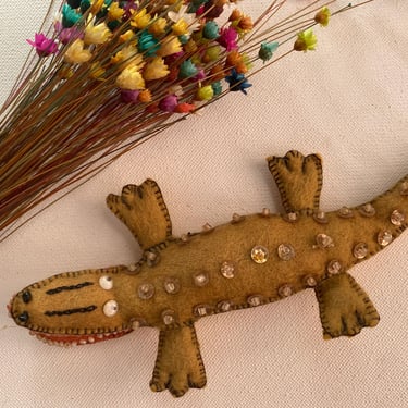 Vintage Felt Alligator Magnet, Could Be Ornament, Felt Sequins And Rochielle Beads, Gator Lovers, Christmas Ornament 