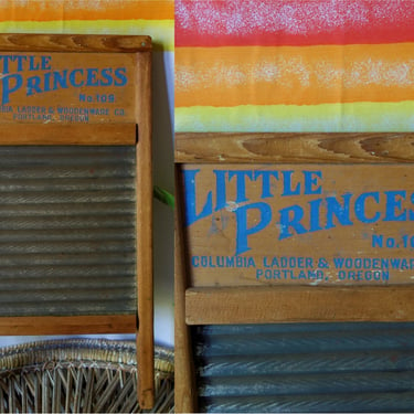Vintage wood and tin washboard 18x9 1/4" antique rustic laundry scrubber Little Princess Columbia Ladder & Woodenware Co. Portland Oregon 